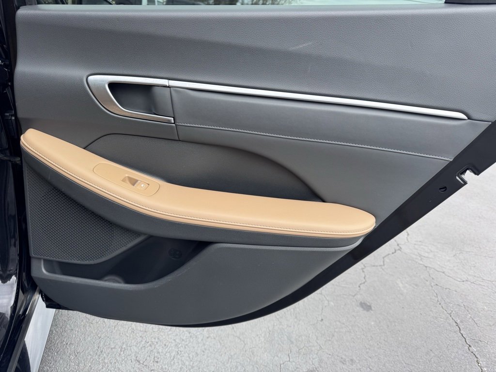 Used 2021 Hyundai Sonata Limited w/ Winter Weather Package image 29