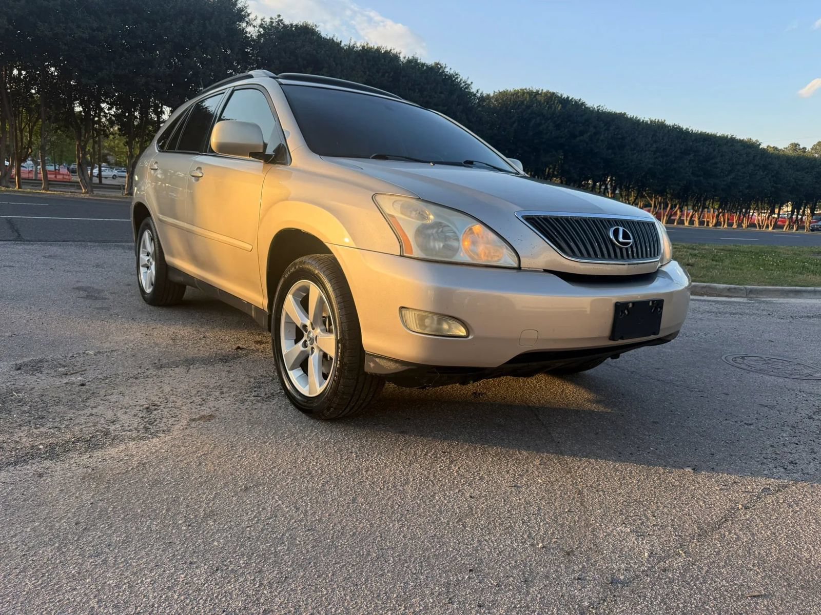 Used 2005 Lexus RX 330 FWD image 1