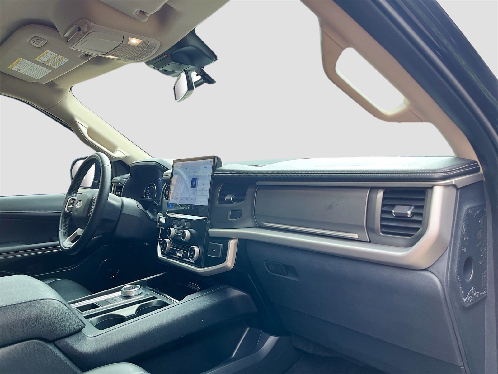 Used 2024 Ford Expedition XLT image 30