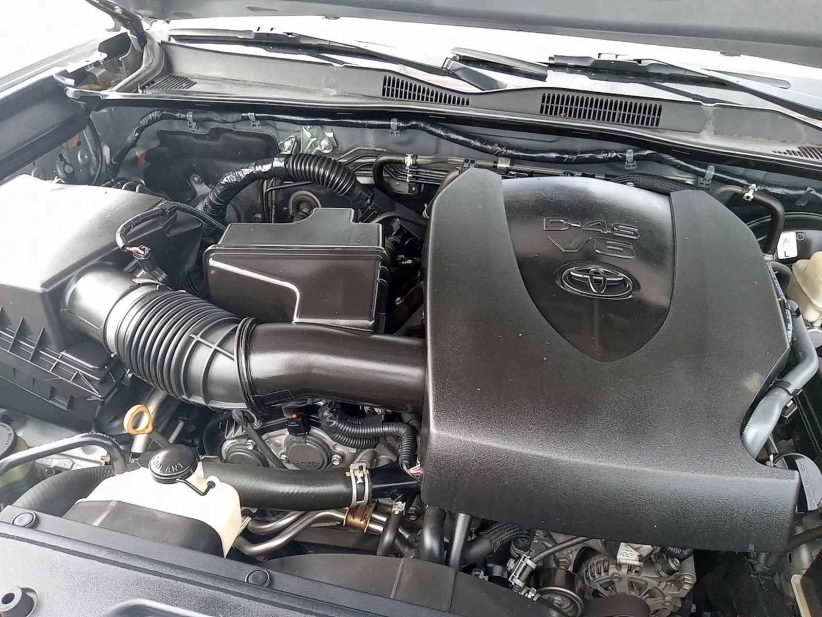 Used 2017 Toyota Tacoma TRD Sport w/ Tow Package (A/T) image 11