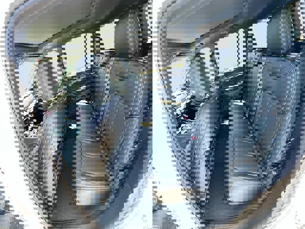 New 2025 Jeep Grand Cherokee Limited w/ Luxury Tech Group II image 28