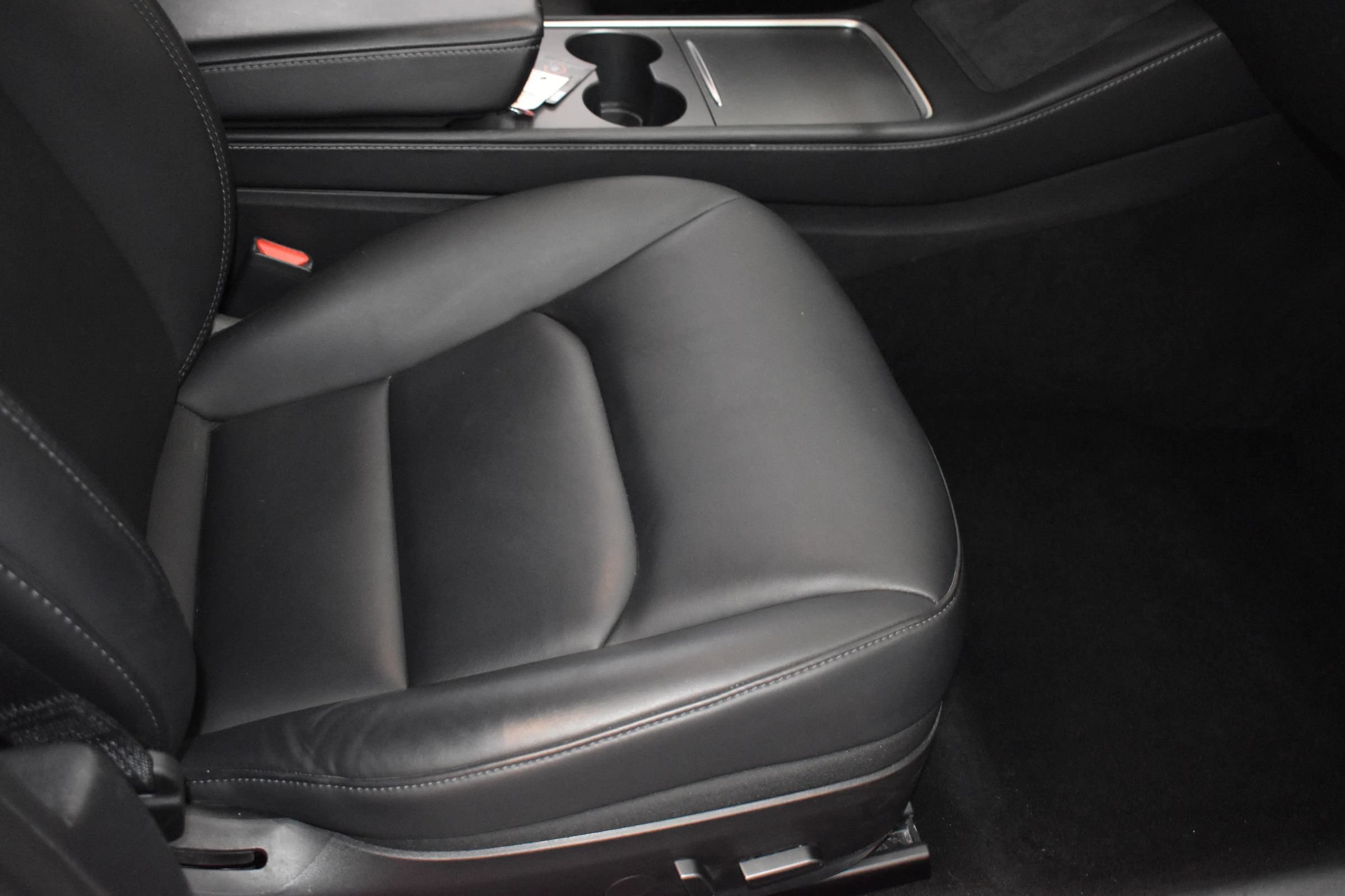 Used 2023 Tesla Model 3 Standard Range RWD image 9