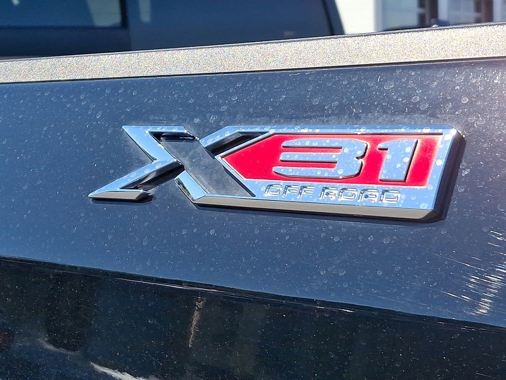 Used 2024 GMC Sierra 1500 SLT w/ SLT Premium Plus Package image 32