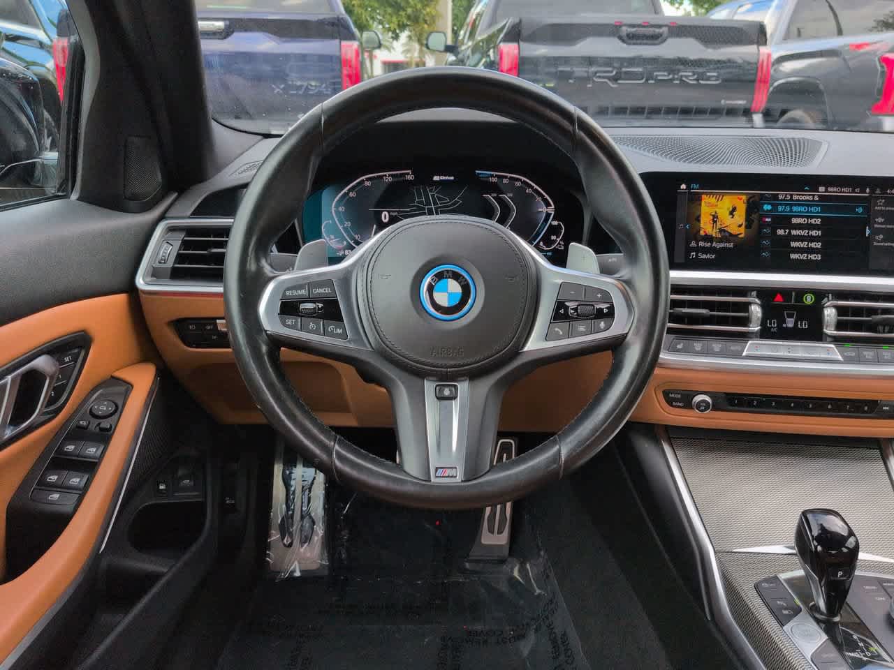 Used 2022 BMW 330e w/ M Sport Package RWD image 15