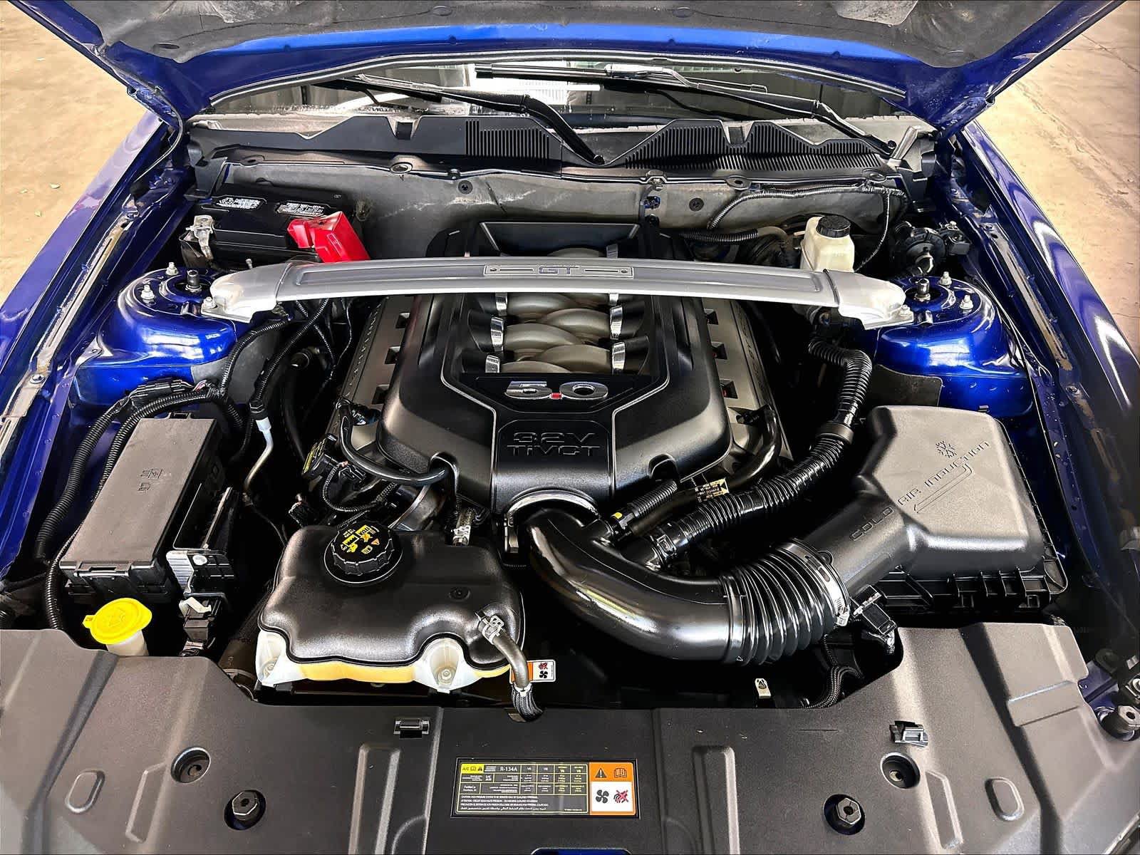 Used 2013 Ford Mustang GT Premium w/ Electronics Pkg RWD image 29