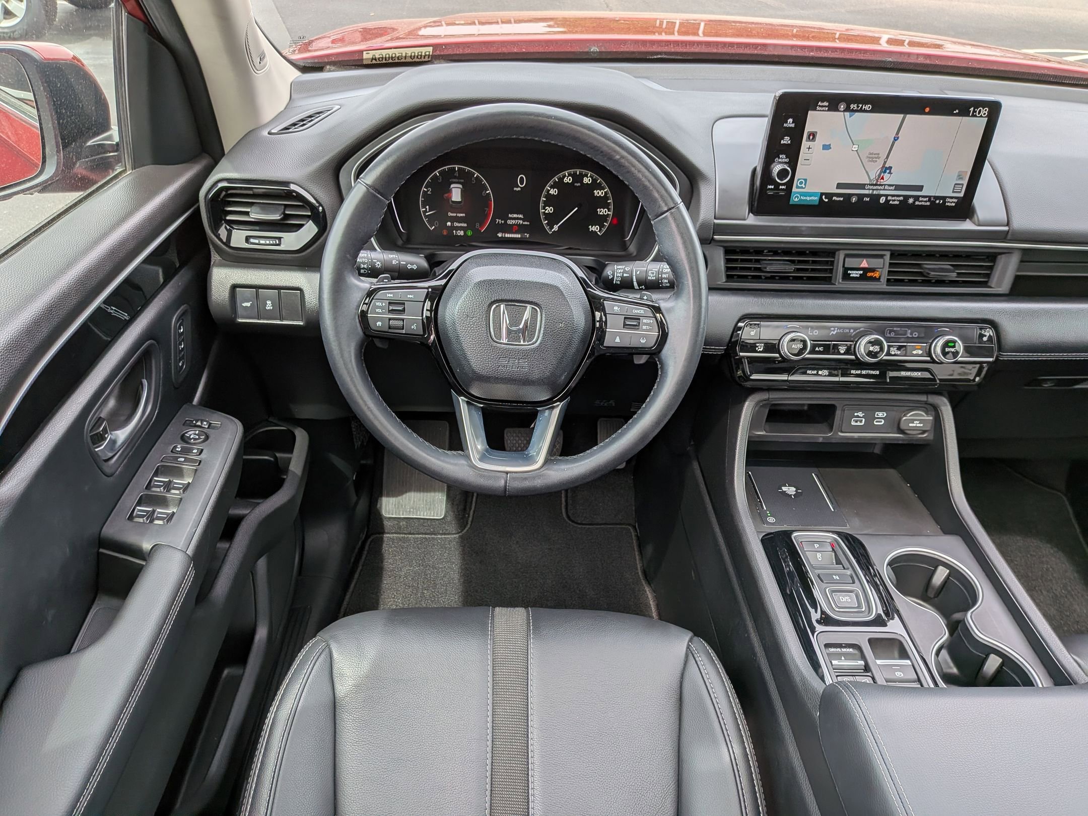 Used 2024 Honda Pilot Touring image 33