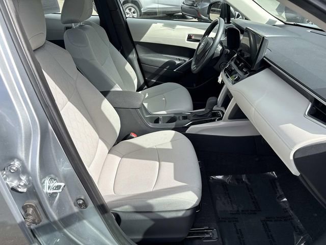 Used 2023 Toyota Corolla Cross L image 9