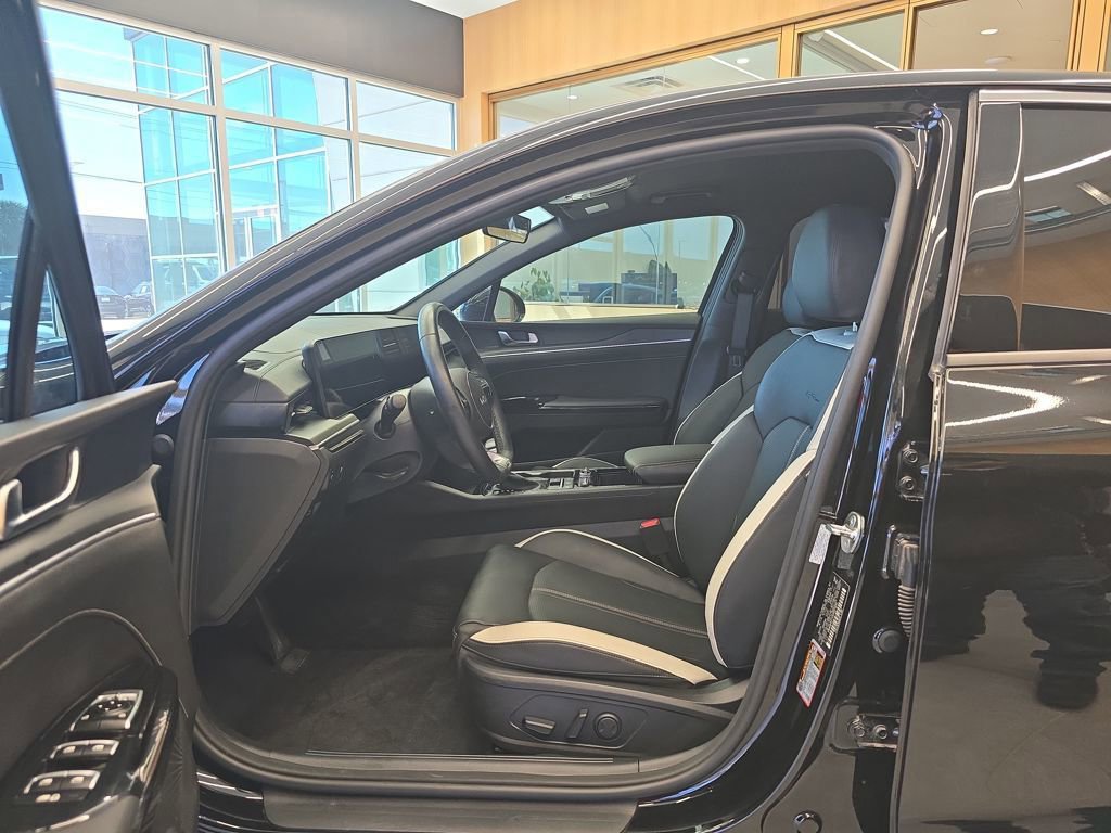 Certified 2025 Kia K5 GT-Line image 13