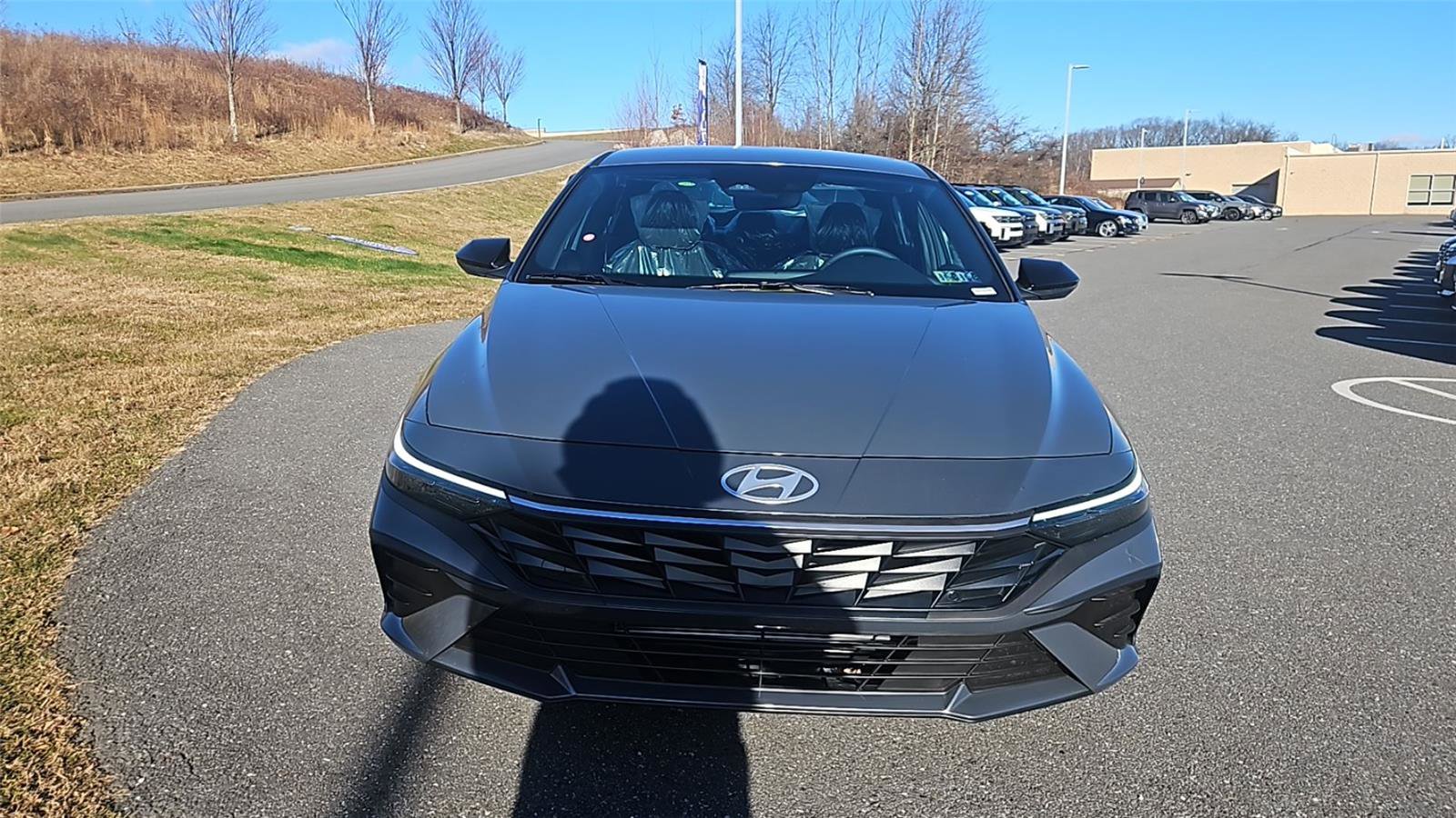 New 2025 Hyundai Elantra Sport image 2