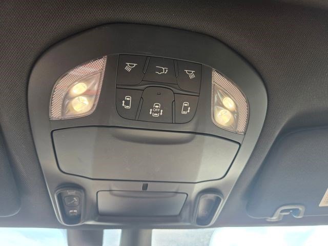 Used 2021 Chrysler Pacifica Limited w/ Premium & Safety Sphere Group image 9