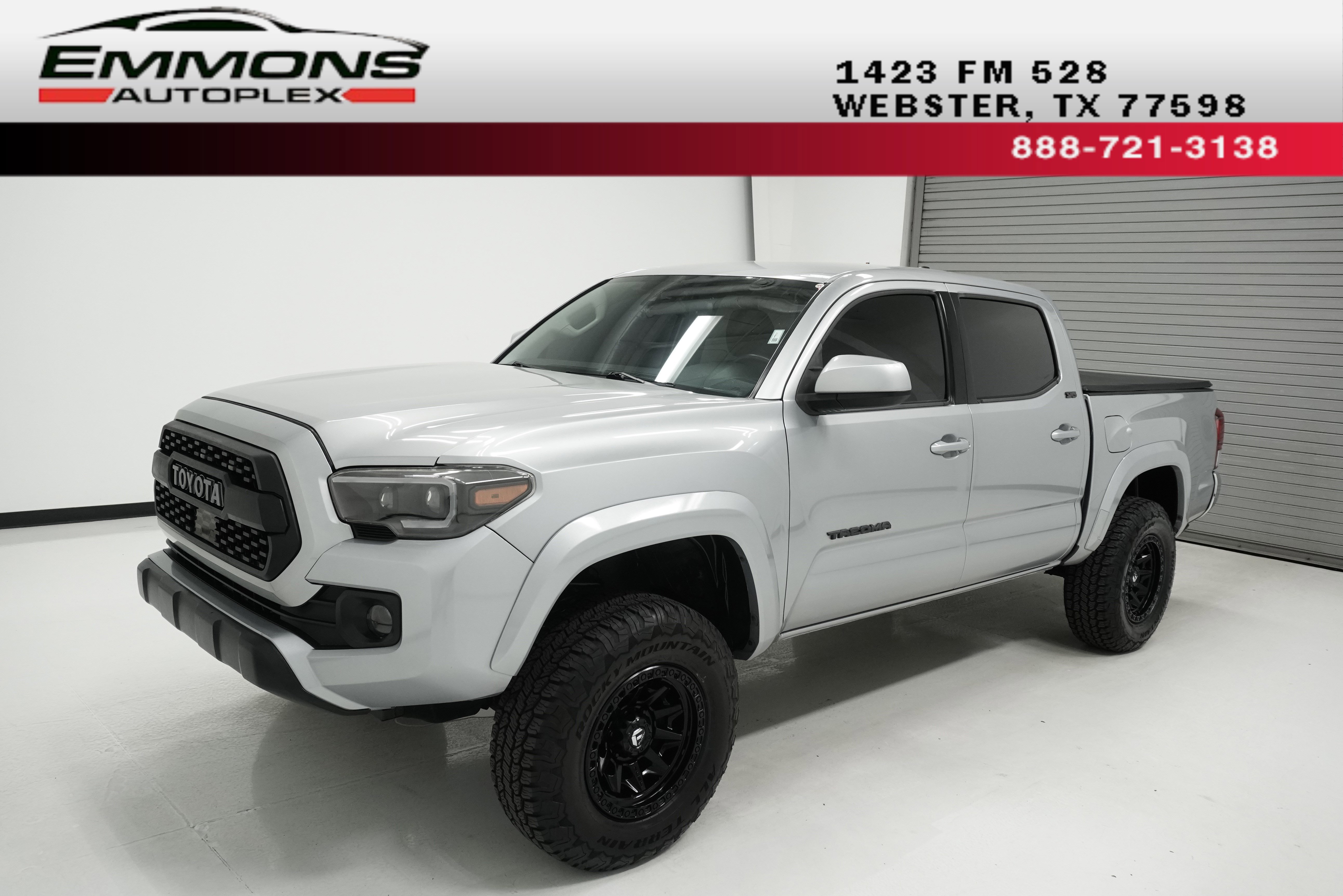 Used 2019 Toyota Tacoma SR5 RWD image 1