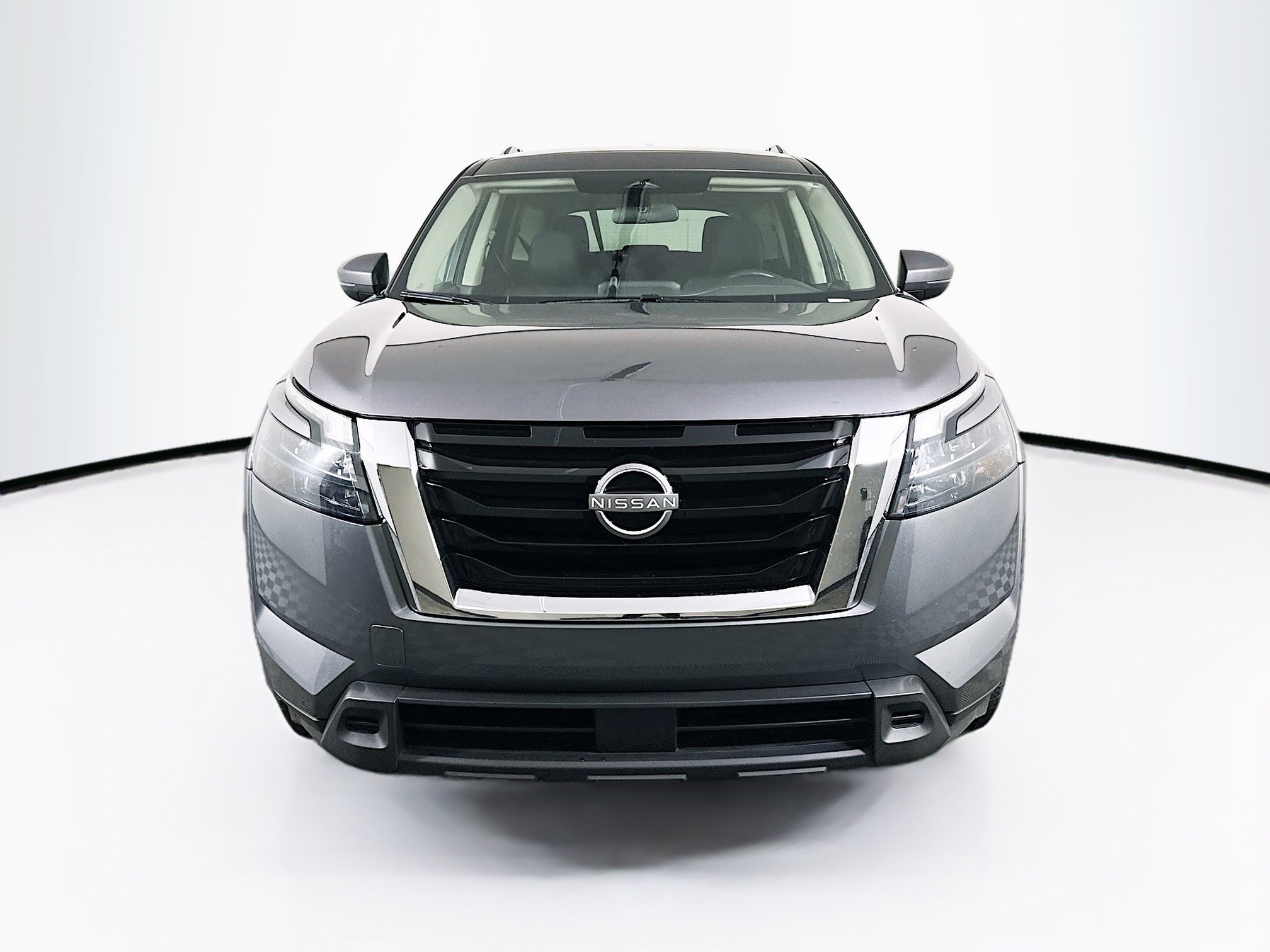 Used 2025 Nissan Pathfinder SV FWD image 2