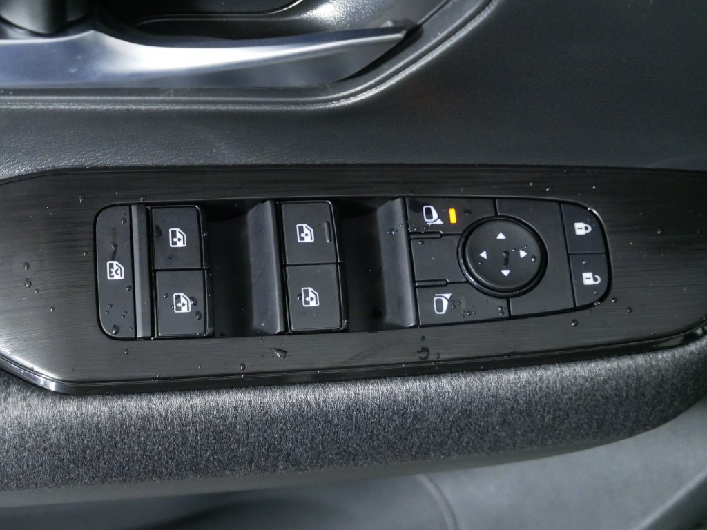 New 2027 Nissan Kicks SV AWD/4WD image 19