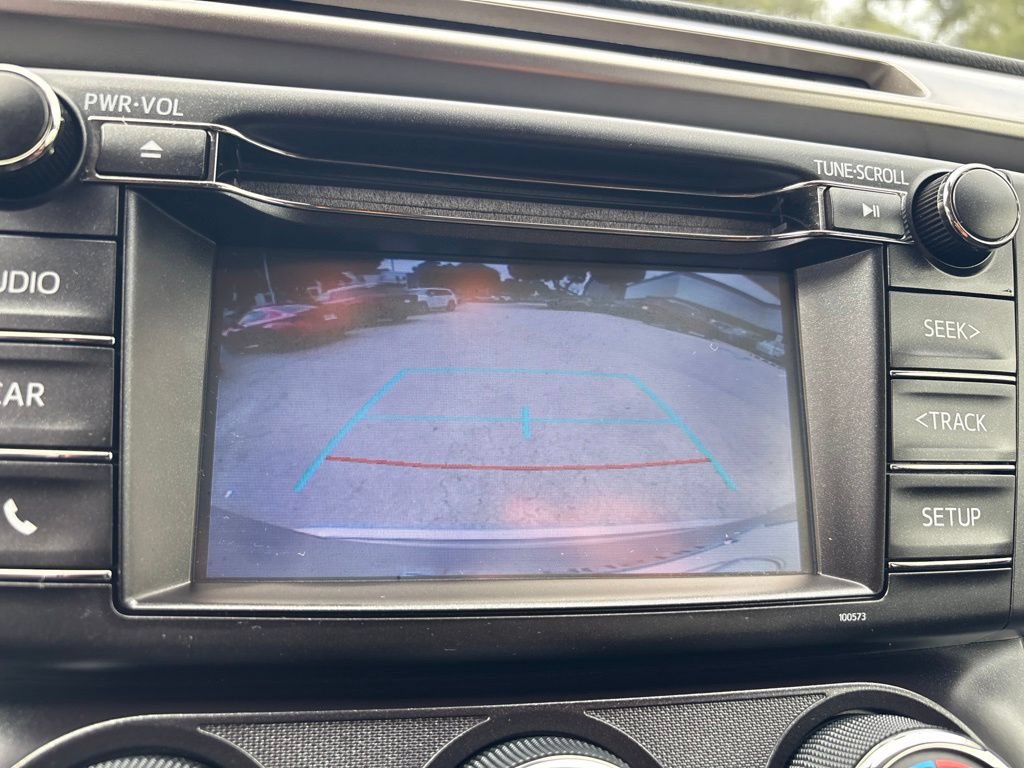 Used 2018 Toyota RAV4 LE FWD image 14