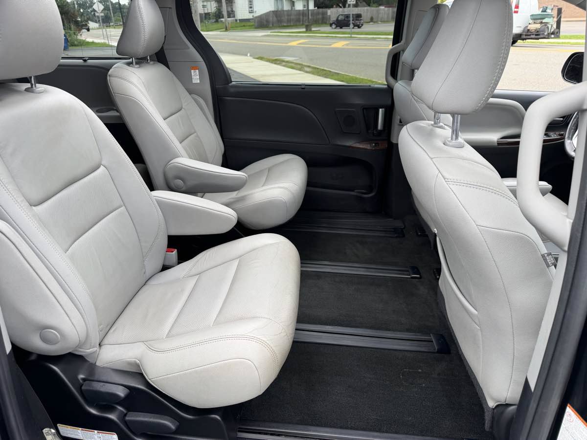 Used 2019 Toyota Sienna Limited Premium w/ Protection Package AWD/4WD image 19