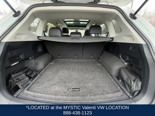 Certified 2023 Volkswagen Tiguan SE w/ Panoramic Sunroof Package AWD/4WD image 20
