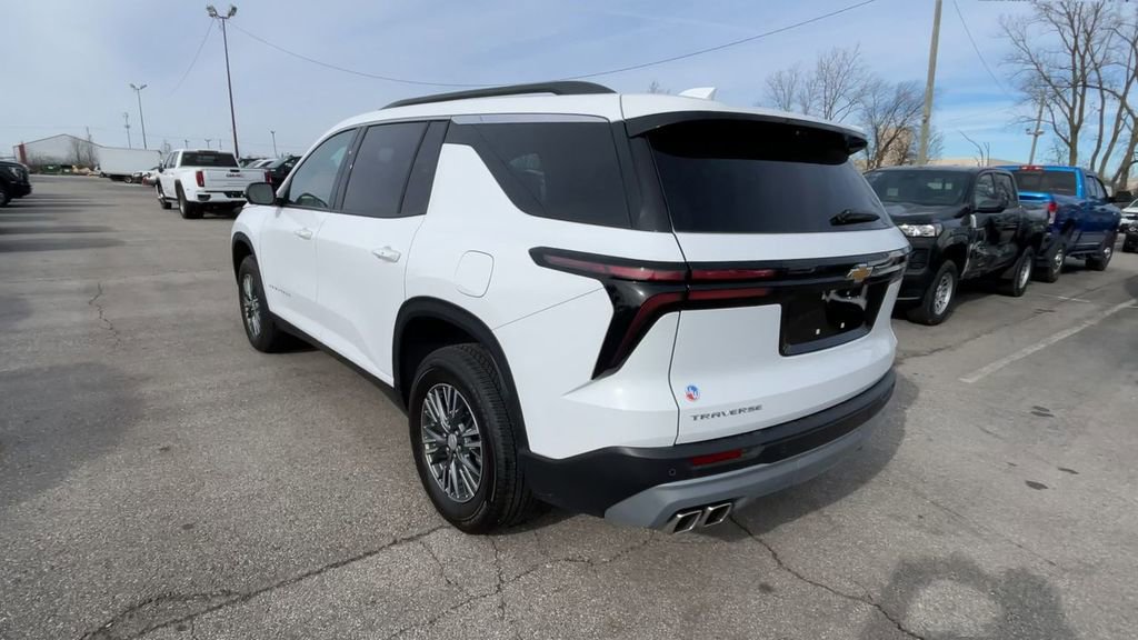 New 2026 Chevrolet Traverse LT w/ Driver Confidence Package FWD image 8