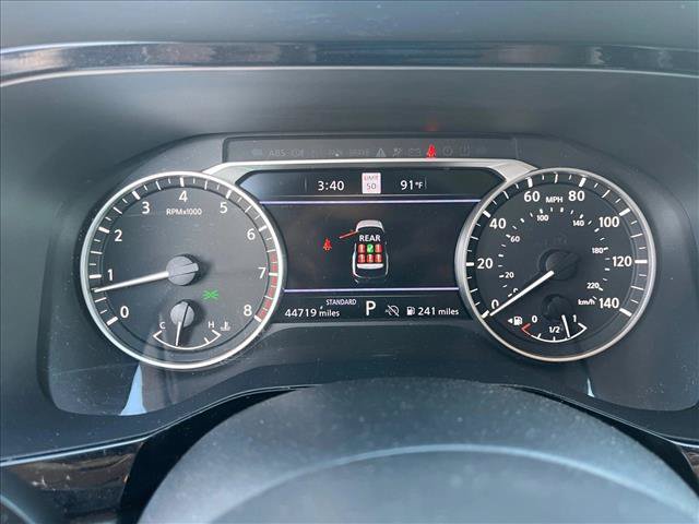 Used 2025 Nissan Pathfinder SL FWD image 11
