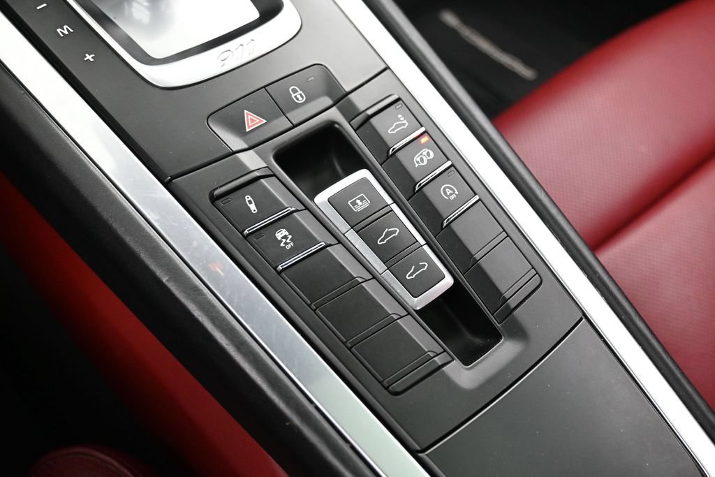 Certified 2019 Porsche 911 Carrera 4S AWD/4WD image 22