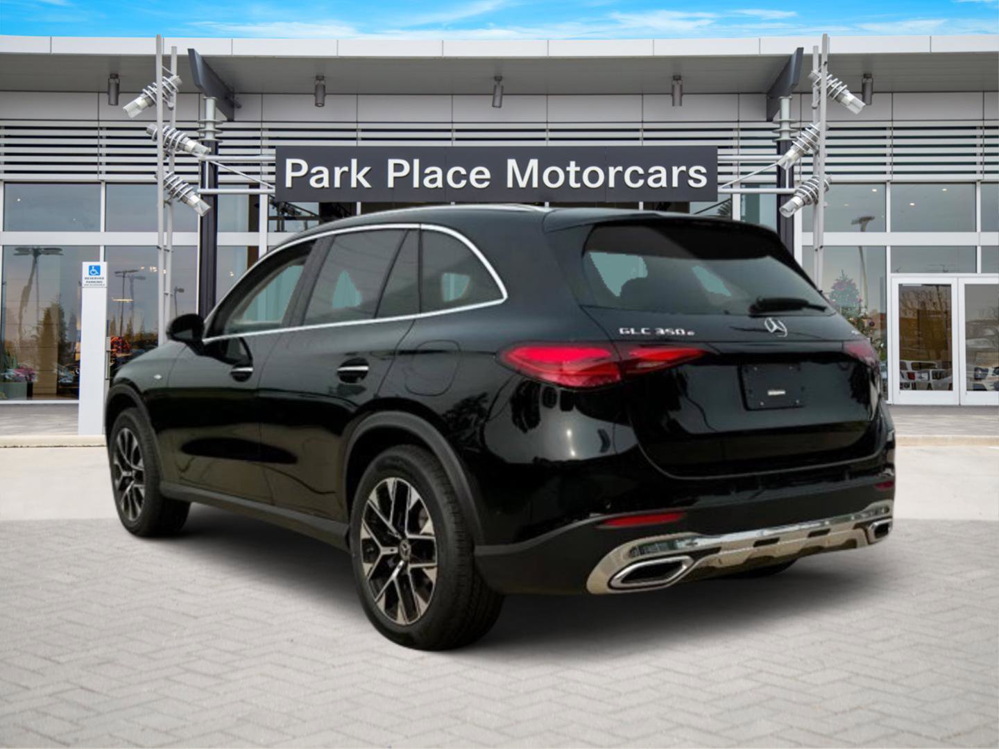 Certified 2025 Mercedes-Benz GLC 350e 4MATIC image 3