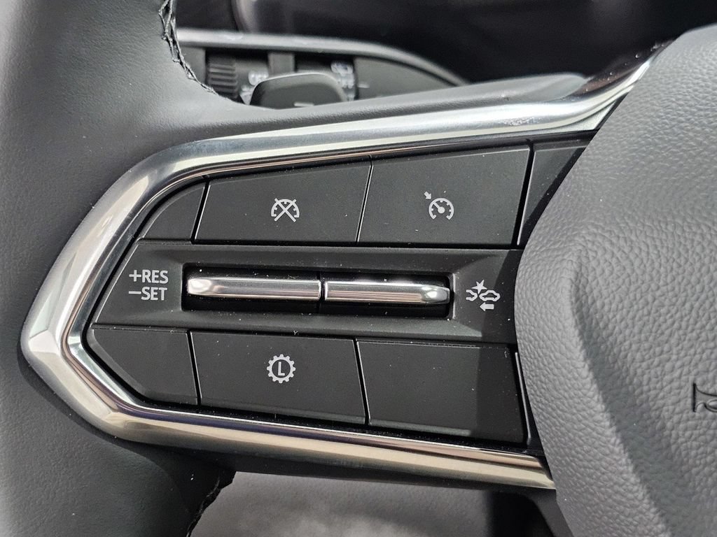Used 2026 Chevrolet Equinox LT w/ Safety and Technology Package FWD image 32