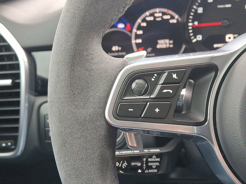 Used 2023 Porsche Cayenne Coupe image 24