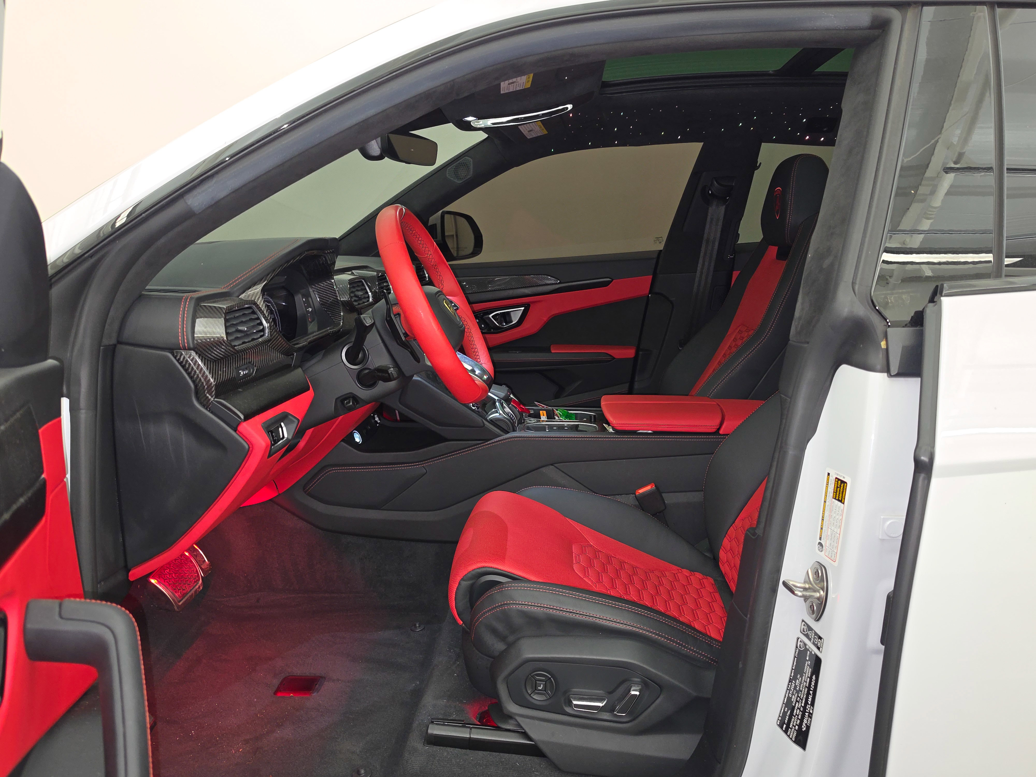 Used 2021 Lamborghini Urus AWD/4WD image 9