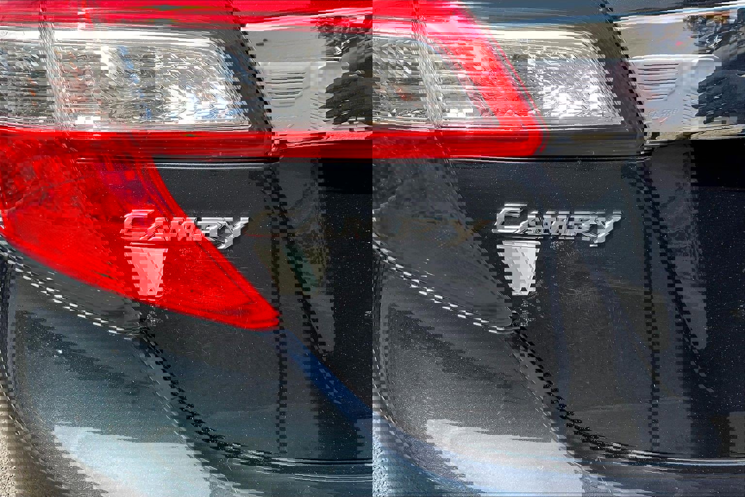 Used 2013 Toyota Camry XLE w/ Convenience Pkg image 24