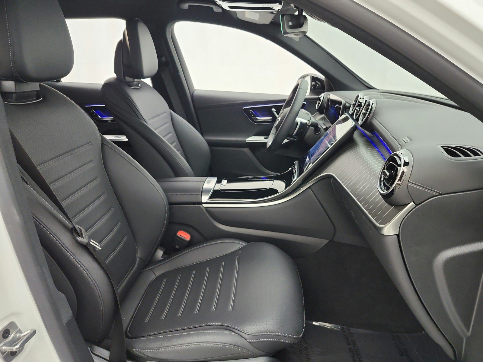 Used 2025 Mercedes-Benz GLC 350e 4MATIC image 26