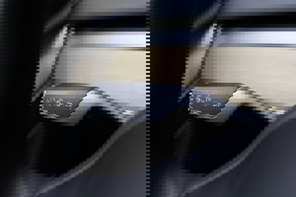 Used 2024 Tesla Model Y Performance image 40