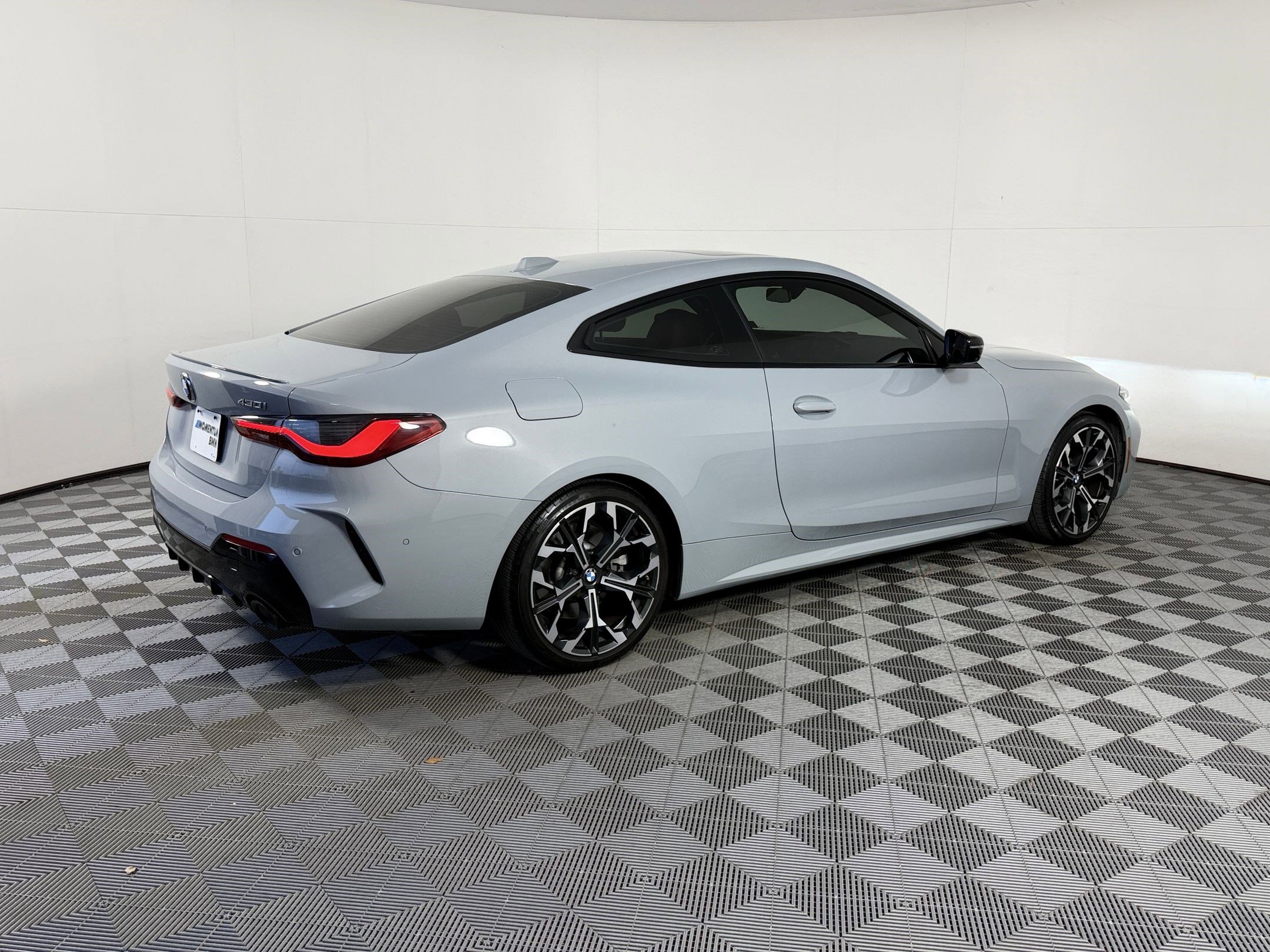 Certified 2025 BMW 430i Coupe w/ M Sport Package RWD image 9