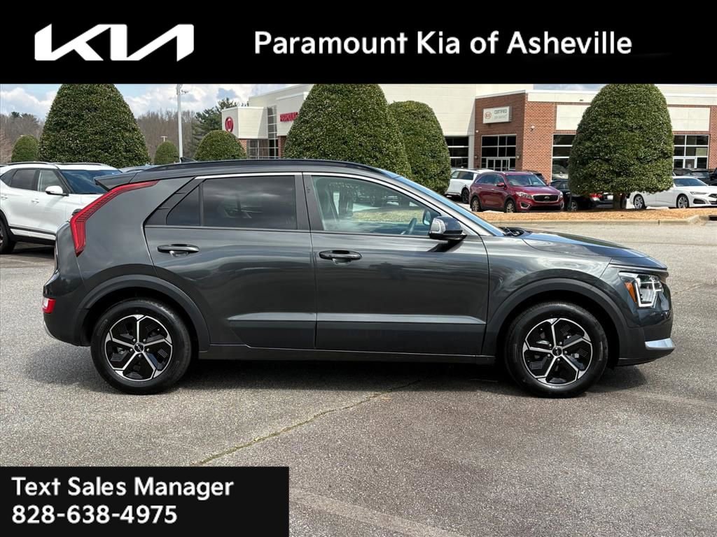 Certified 2025 Kia Niro EX image 6