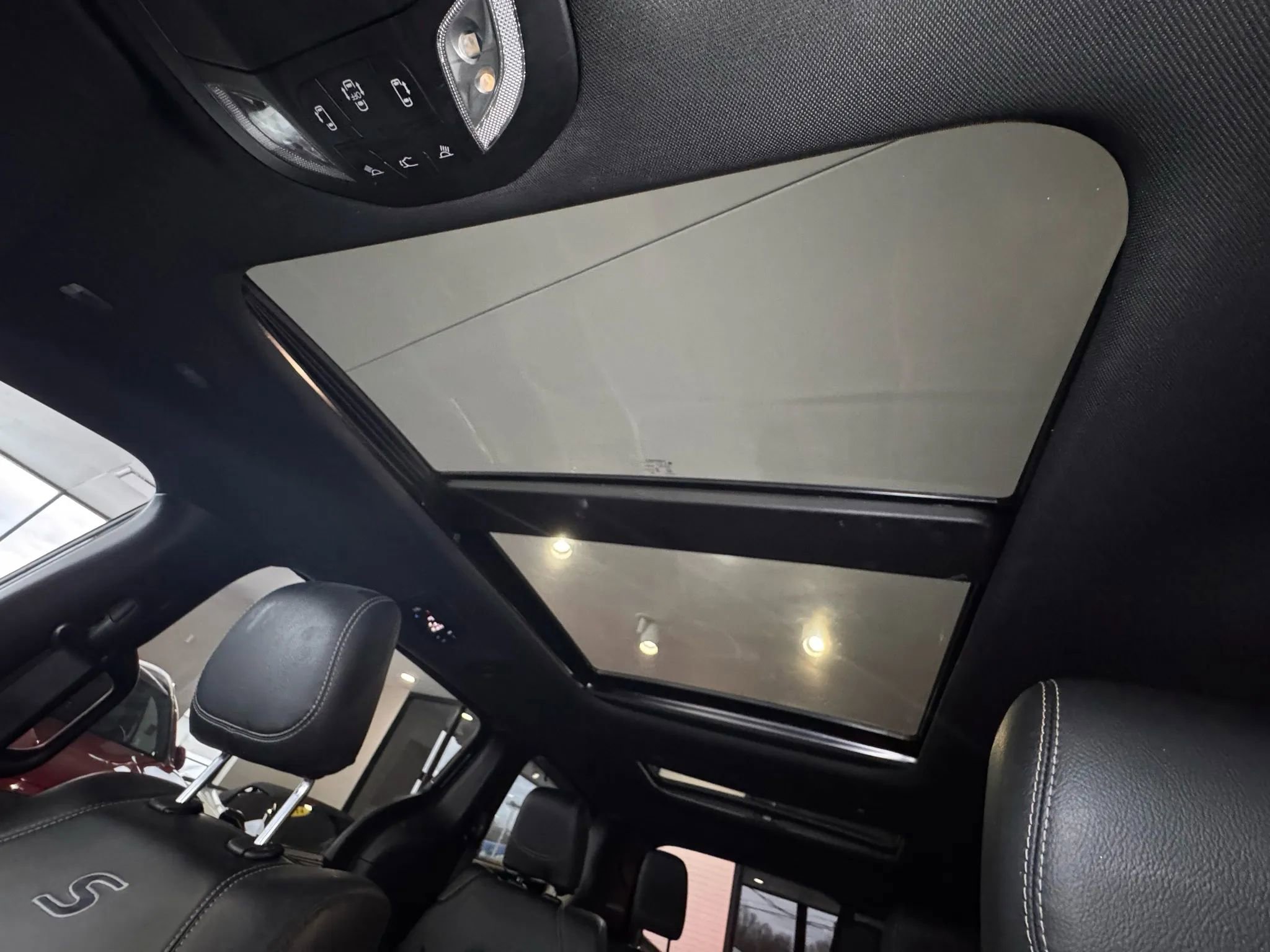 Used 2019 Chrysler Pacifica Touring-L Plus w/ Advanced Safetytec Group FWD image 42