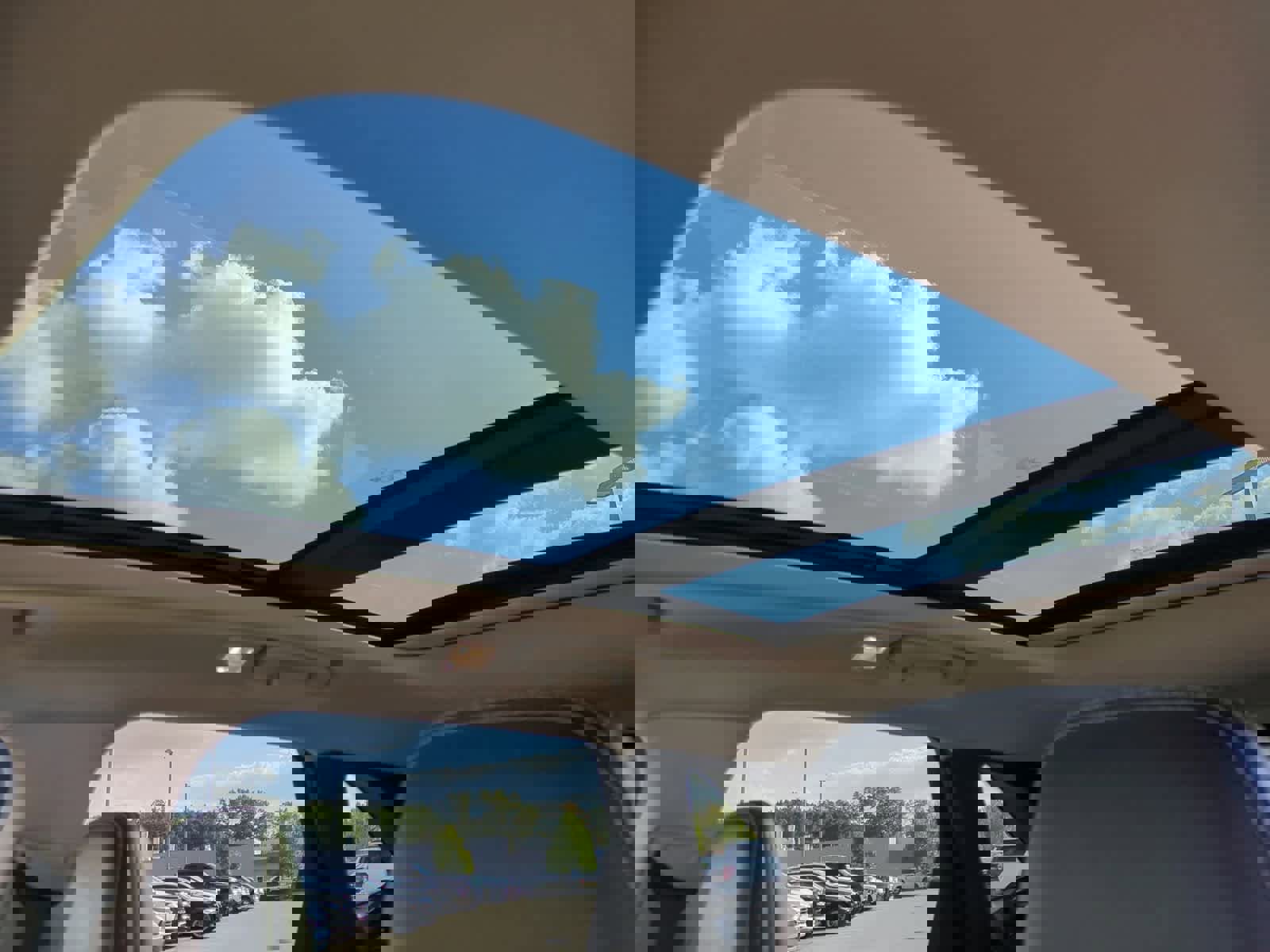 Used 2020 Ford Escape Titanium image 19