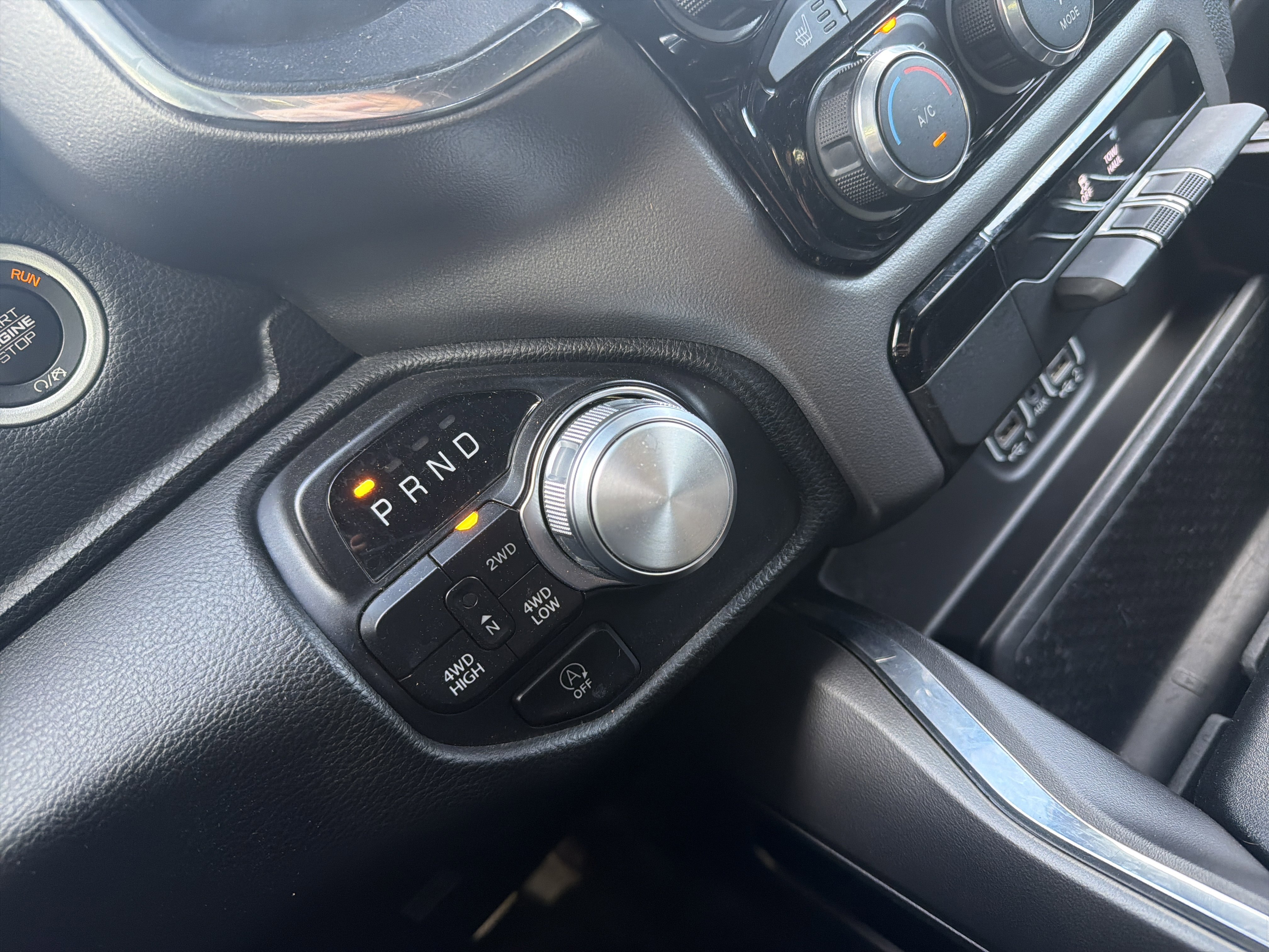 Used 2024 RAM 1500 Laramie image 26