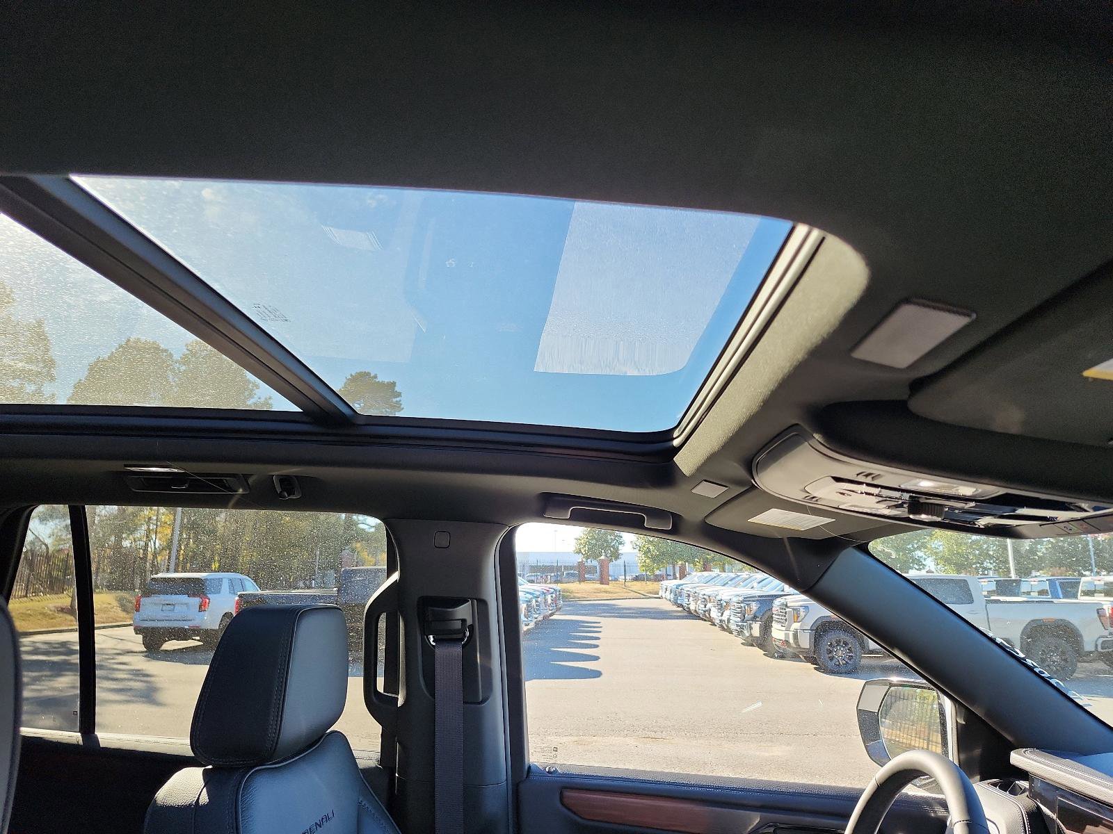 New 2026 GMC Yukon Denali w/ Sun & Power Step Package image 7