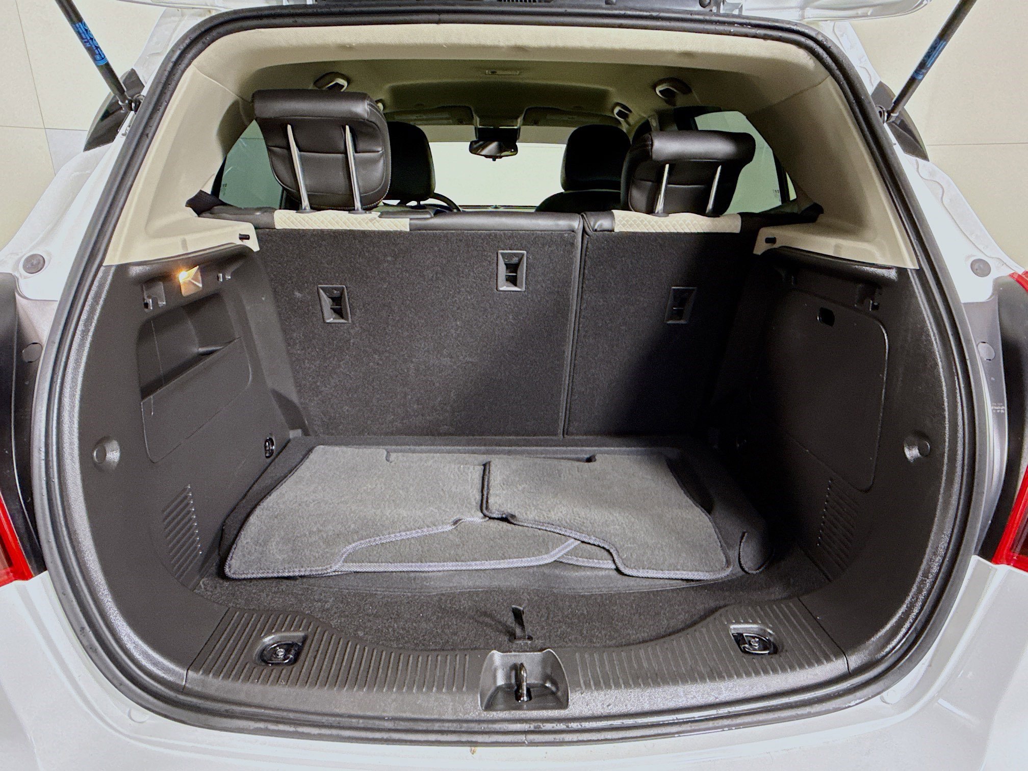 Used 2020 Buick Encore Preferred image 35