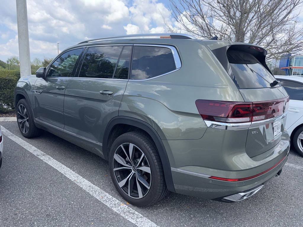 Used 2025 Volkswagen Atlas SEL Premium R-Line image 2