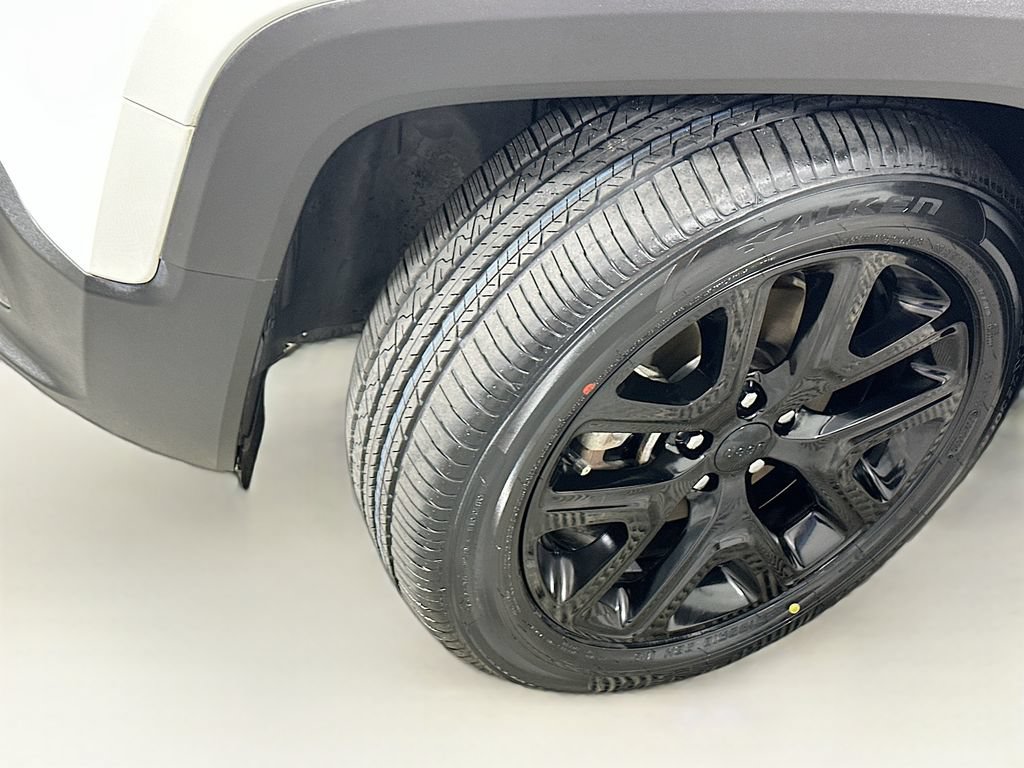 Used 2017 Jeep Renegade Altitude FWD image 25