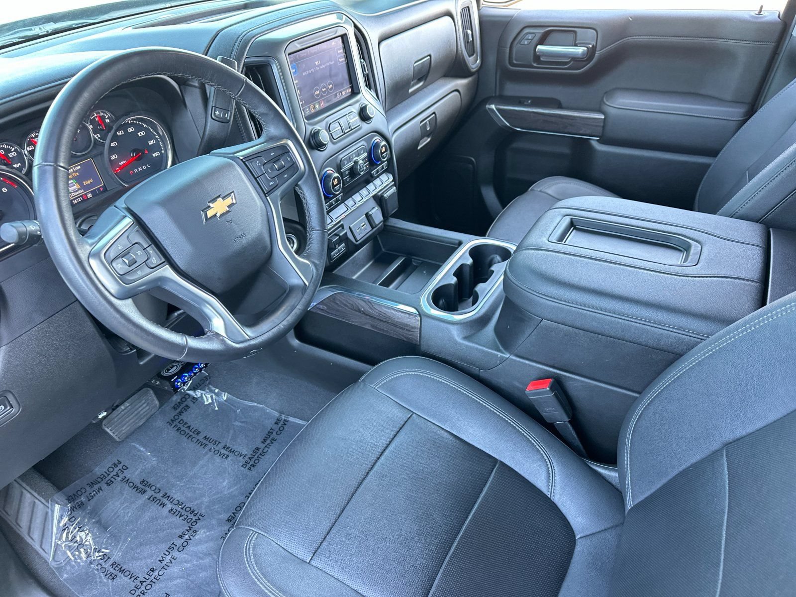 Used 2022 Chevrolet Silverado 1500 LTZ w/ Z71 Off-Road Package AWD/4WD image 9