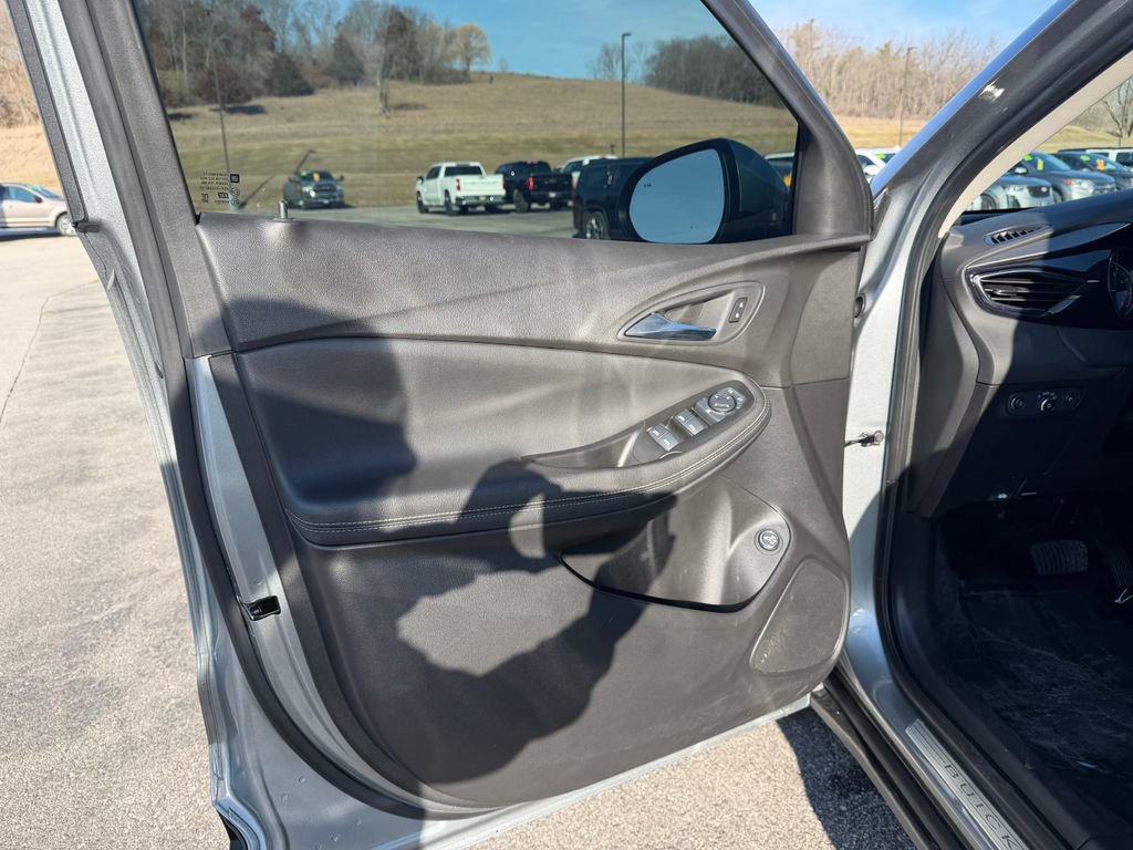 Used 2023 Buick Encore GX Select image 12