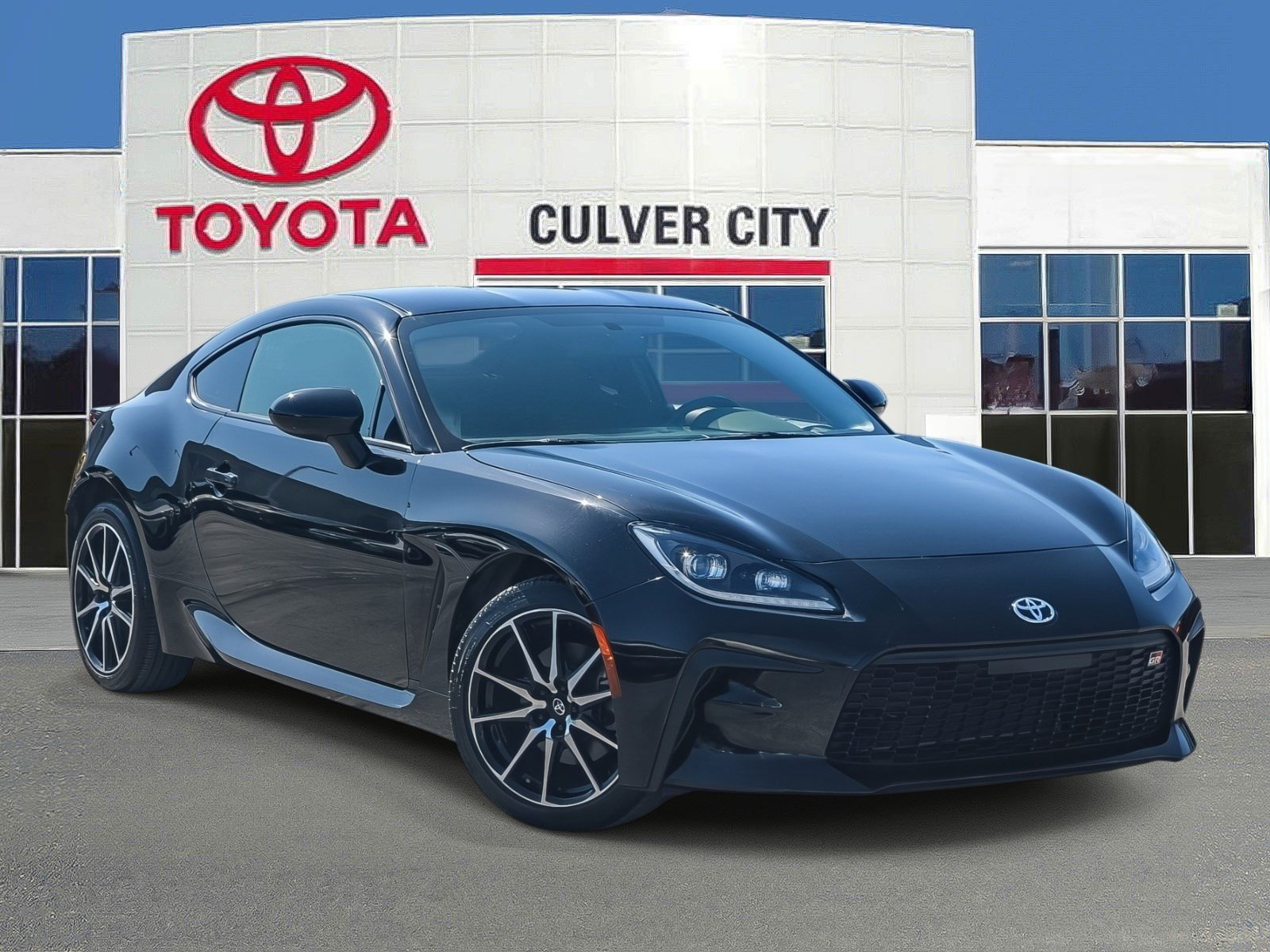 Used 2023 Toyota GR86 w/ ALL Weather Mat Package (TMS) RWD image 1