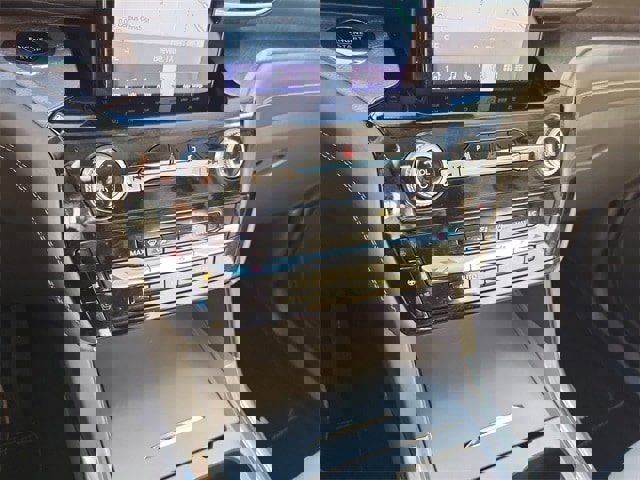 Used 2023 Ford Explorer Platinum w/ Technology Package image 17