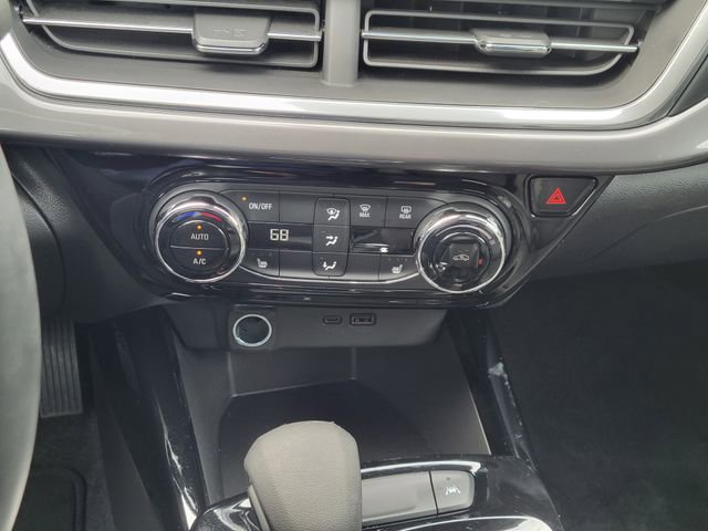 Used 2024 Chevrolet Trax ACTIV w/ Driver Confidence Package image 19