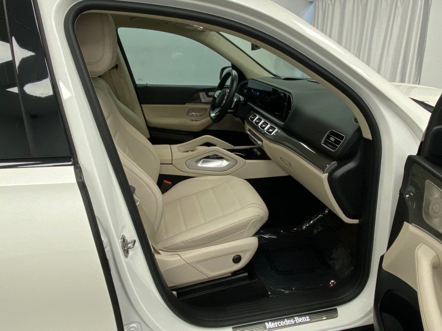 Used 2023 Mercedes-Benz GLS 450 4MATIC image 23