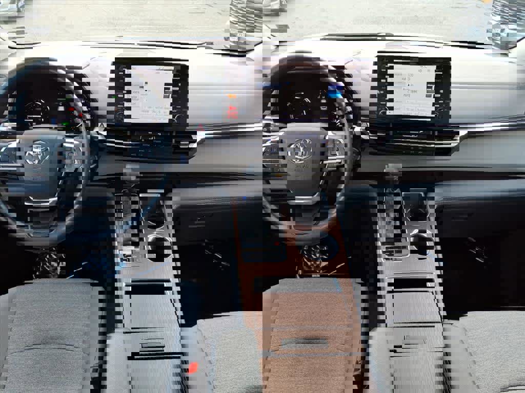 Used 2021 Toyota Sienna LE w/ LE Plus Package image 13