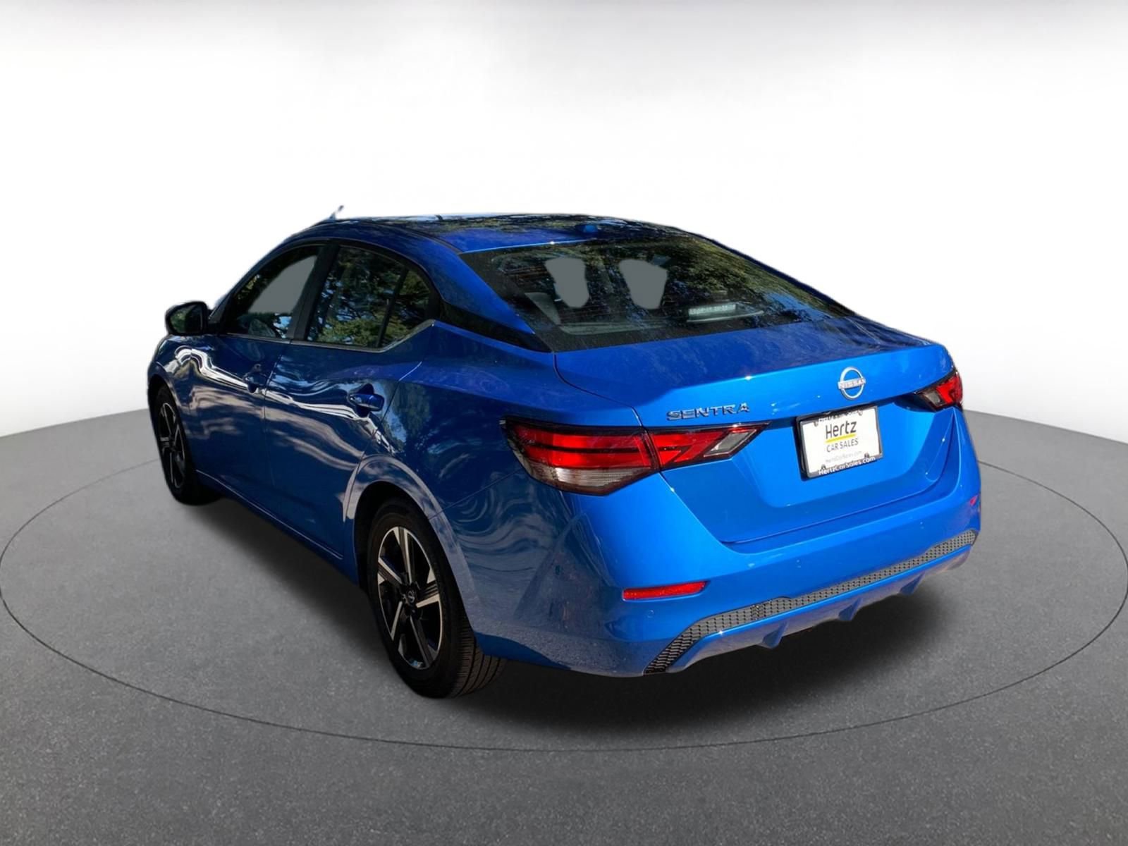 Used 2025 Nissan Sentra SV image 5