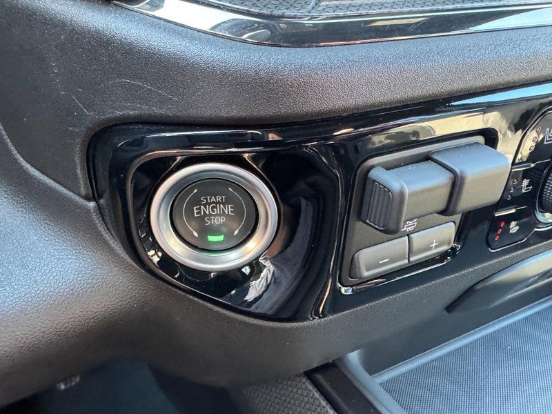 Used 2025 Chevrolet Silverado 2500 ZR2 w/ ZR2 Bison Edition image 21