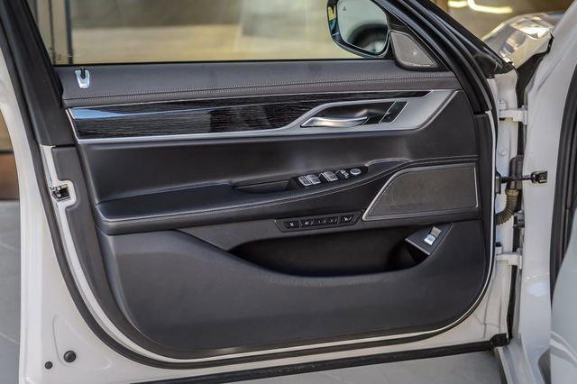 Used 2020 BMW 740i xDrive w/ M Sport Package image 47