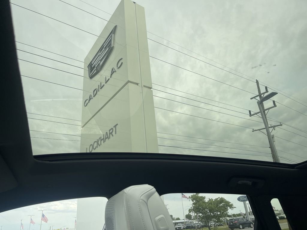 Certified 2024 Cadillac Lyriq Luxury AWD/4WD image 32